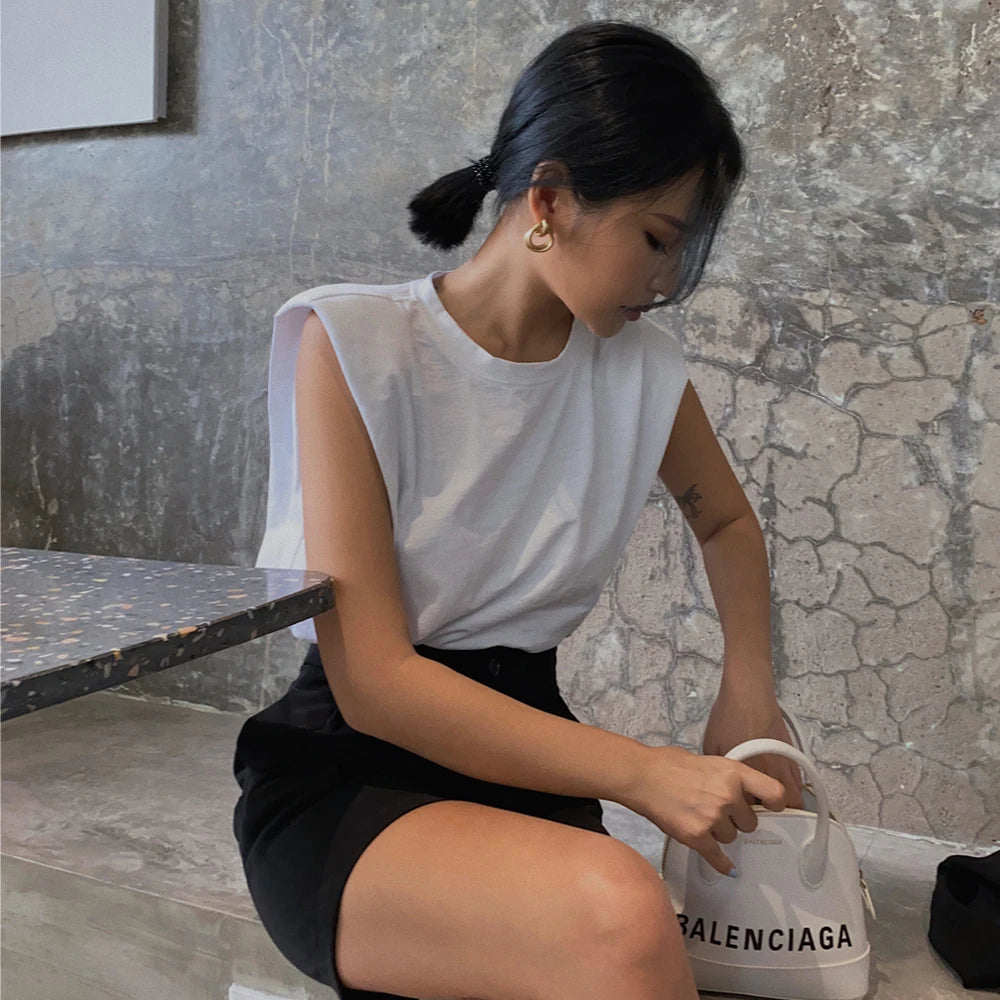 Women’s Sleeveless Shoulder-Pad Top – Minimal & Modern