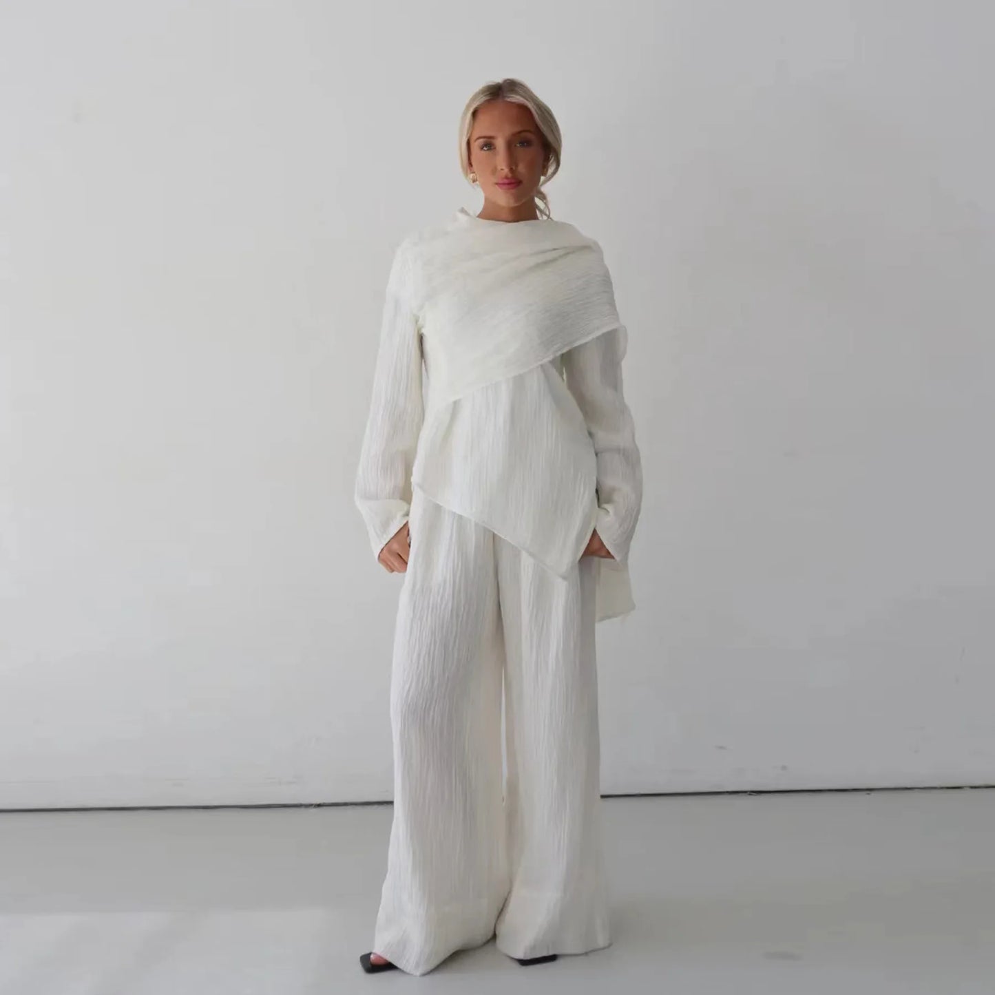 Women’s Modest 2-Piece Crinkled Set – Oversized Top & Wide-Leg Pants