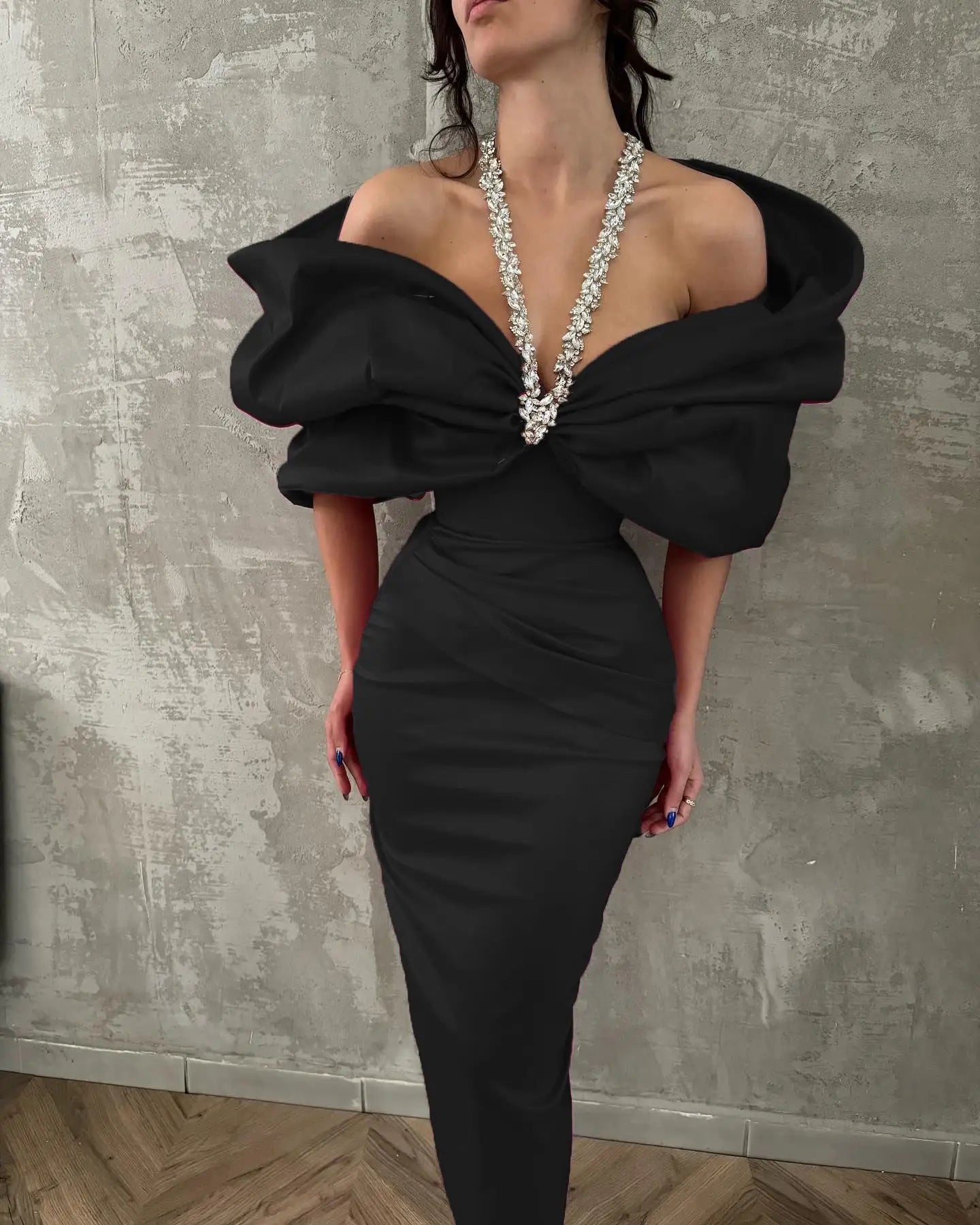Luxury Off-Shoulder Evening Dress โ Black / Red / Pink