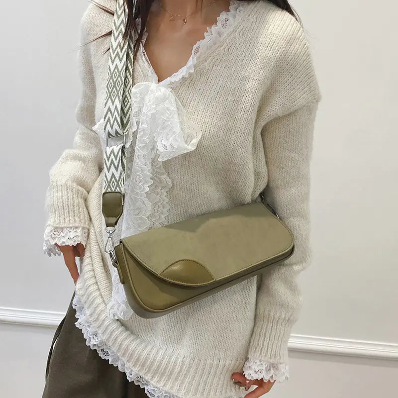 👜 Elegant Shoulder Bag with Patterned Strap – Chic and Versatile