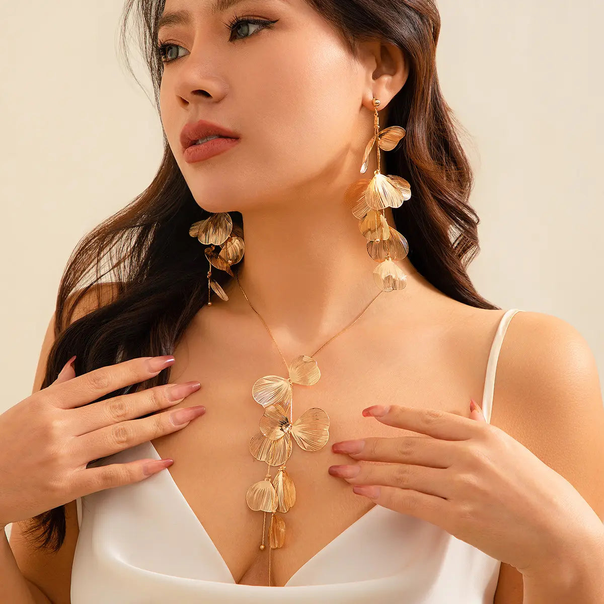 Statement Petal Jewelry Set – Necklace & Earrings | Gold & Silver