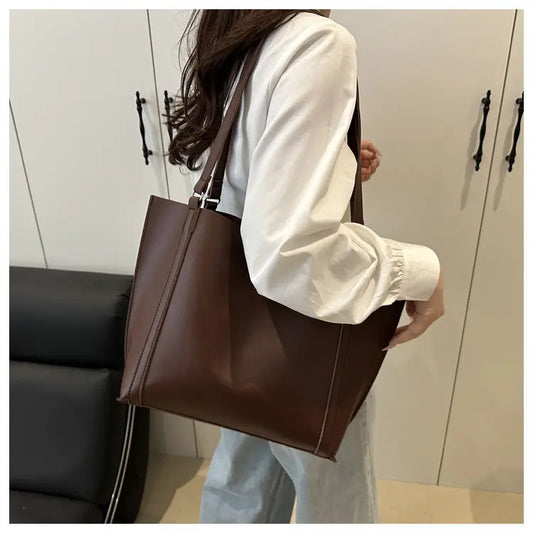 Minimalist Large Shoulder Tote – Elegant & Everyday-Friendly