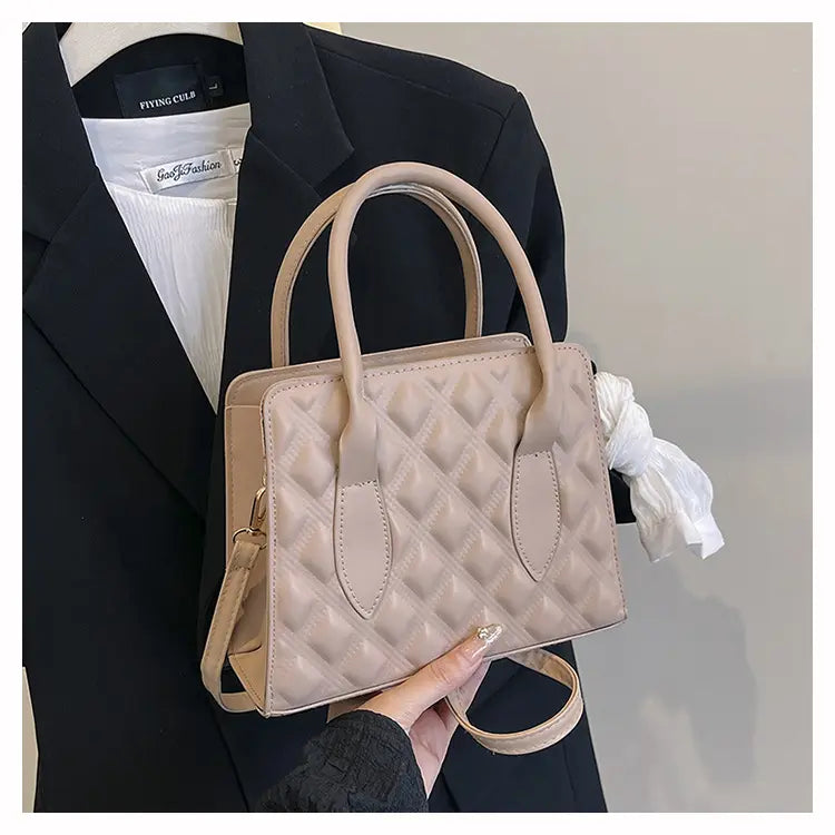 Mini Quilted Handbag – Elegant, Compact & Trendy
