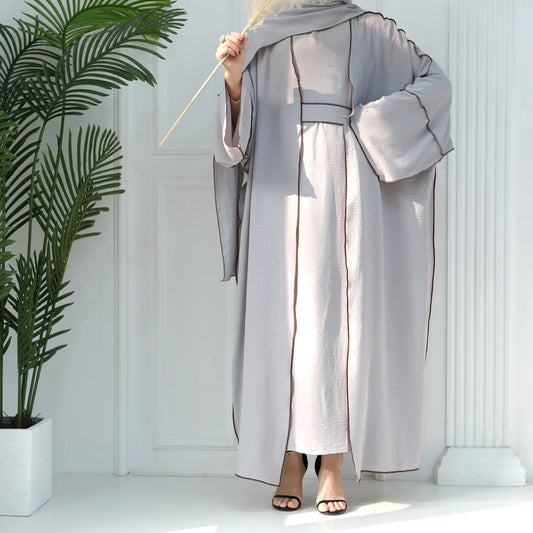 Modern Flowing Abaya – Lightweight & Timeless Design