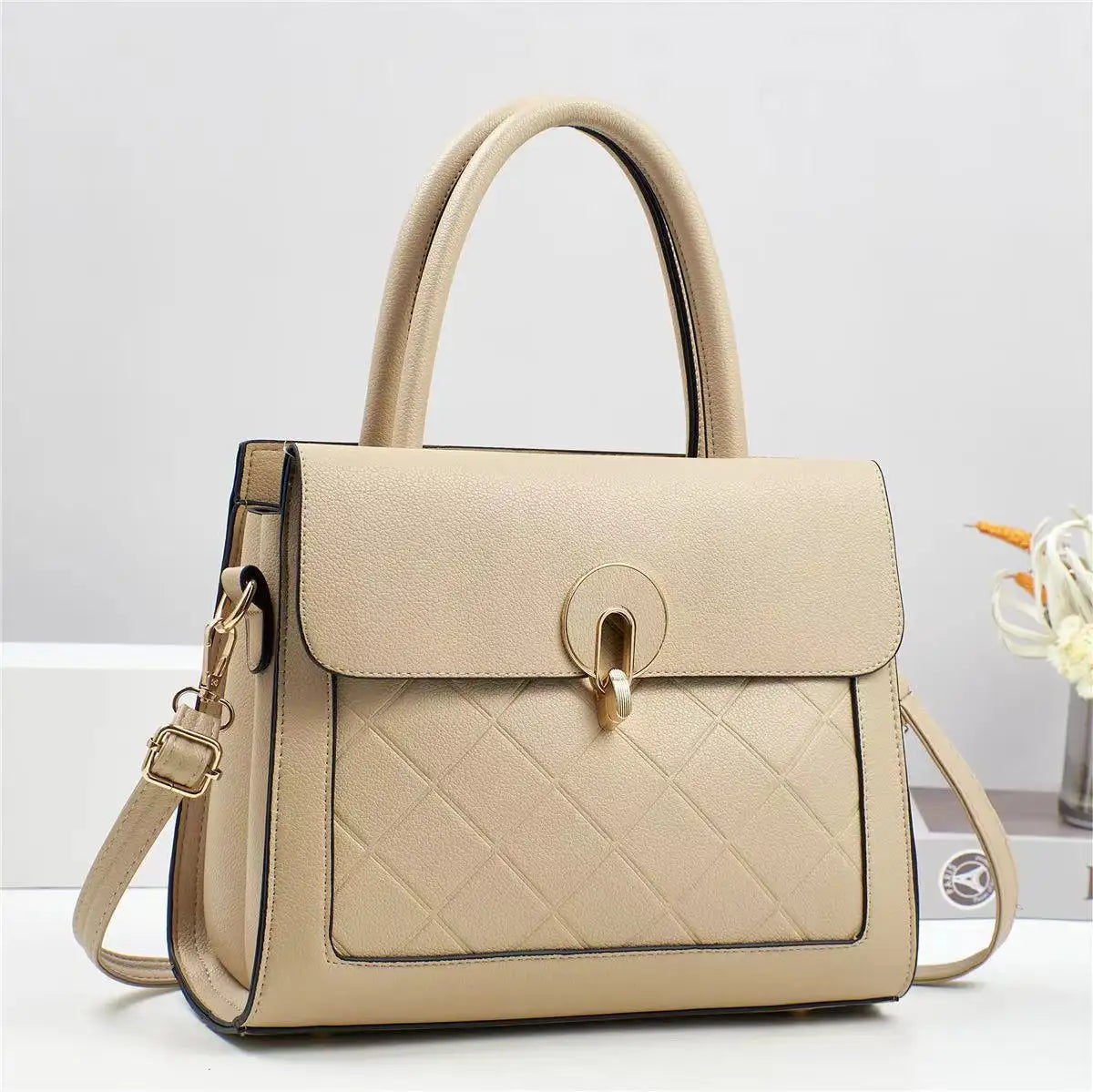 Classic and Elegant Handbag with Luxurious Detailing